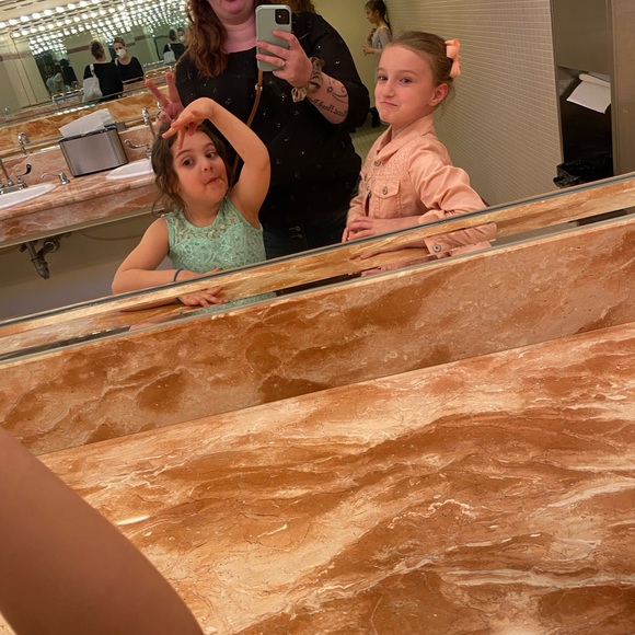 Meet your Posher, Rain (Not Your Mother’s Closet) - Picture 14 of 14